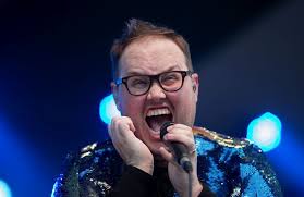 Review: Late-evening storm delay couldn't dampen spirits at opening night  of Folk Fest 40