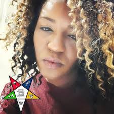 Lindsey Pease's Instagram, Twitter & Facebook