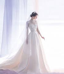15 Timessly Elegant Wedding Dresses That Will Never Go Out Of Style Elegant Wedding Dress Muslimah Wedding Dress Wedding Dresses