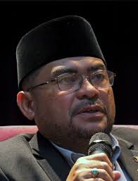 Ph tak pernah usahakan ruu 355 kerana ruu 355 hanya gula gula politik yang ph usahakan adalah pemerkasaan syariah yang lebih menyeluruh di bawah kendalian dr @mujahidrawa. Suit Settled Kamarul Zaman Apologises To Mujahid