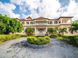 Spacious 9 Bedroom House For Sale In Runaway Bay St Ann In 2021 Cheap Houses For Sale Sale House Cheap Houses