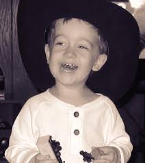 Hi all!! I have a family of four shoot coming up. Mom is bigger and taller  than dad…they have a 2.5 yr old and a 10-month old. This is a western  family,