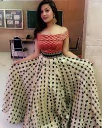 Pin By Ponchoma On Dresses Fashion Dresses Indian Designer Outfits Lehenga Blouse Designs
