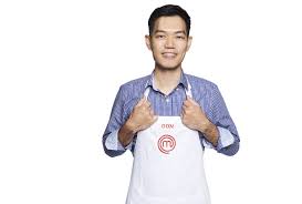 In my opinion , if derek keep doing dessert/sweets dishes , i hope the judges will vote him to win because of his looks.even sg masterchef judges have to be criticized to be a judge over public concern and i also hope the judge will pick someone who is capable of removing fish bones and also capable to cook appetizer, main and dessert all 3 and also test of their cooking term knowledge. Masterchef Singapore Season 2 Reveals Its Top 12 Contestants Connected To India