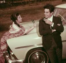 She spent much of her childhood in london and made a debut at the age of 22, she got married to yusuf khan, alias dilip kumar, who is 22 years older than saira banu. Dilip Kumar Birthday Special How Did Saira Banu Win Over Her Kohinoor Dilip Kumar