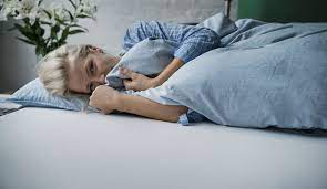 strophe i: ich bleibe zu hause, ich bleibe im bett die welt ist so hektisch, hier ist es so nett mich kann heut nichts reizen, jede action wäre stress ich hab sendepause, ich bleib im bett! 11 Ziemlich Gute Grunde Heute Den Ganzen Tag Im Bett Zu Bleiben Mit Vergnugen Berlin