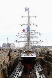 Dunkerque L Usine Des Formes Figure De Proue Des Cales Seches