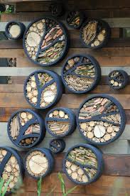 Insektenhotel Fur Alle Nutzlichen Insekten Im Garten Insektenhauser Diese Alle Diese Fur Garten Inse In 2020 Insect Hotel Bug Hotel Pollinator Garden Design