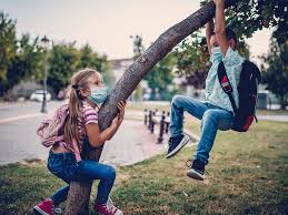 Un niño pequeño jugando en bicicleta en los dibujos de la calle niños montando una patineta, patineta y bicicleta en los dibujos de la calle un niñito atrapando una mariposa con. Por Que Algunos Ninos Se Sobreexcitan Understood For Learning And Thinking Differences