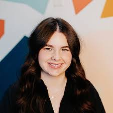 Kaci Dean's Instagram, Twitter & Facebook