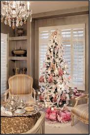 Shop for indoor christmas decorations in christmas decor. How To Decorate A Designer Christmas Tree For Your Luxury Home Haute Living