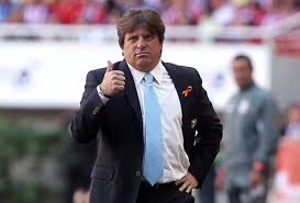 El técnico mexicano miguel el piojo herrera se ha hecho conocido por su temperamento. Miguel Piojo Herrera Virtual Dt De Seleccion Alto Nivel