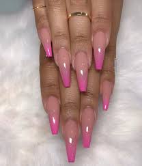 30 Trending Nail Arts Unhas Bonitas Unhas Compridas Unhas Enfeitadas Poole suggests wearing fake nails to test drive nail art or being able to quickly change from a more adventurous look to one more suitable for a job so if you want to wear the nails for just a couple hours, poole recommends using fashion tape instead. pinterest