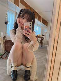 近衛りこ、下着チラ見えな衝撃自撮りショット披露「しばらく眺めてて良いですか」 (2022年12月17日) - エキサイトニュース