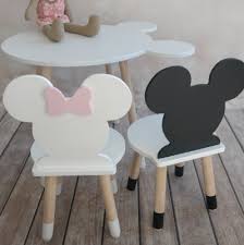 Die sitzbank levin hat unter ihrer sitzfläche sogar eine truhe zum verstauen von spielsachen und malsachen. Kindertisch Und Stuhle Mickey Kinderspielewelt Ihr Spielzeug Shop Online Und Babymarkt