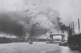 La seconde guerre mondiale est un conflit militaire mondial qui s'est produit du 1er septembre 1939 au 2 septembre 1945. 7 Septembre 1940 Le Blitz Londres Sous Les Bombes Herodote Net
