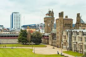 See more ideas about cardiff wales, cardiff, wales. Surferparadies Wales Die Besten Surfspots Bei Cardiff Bruderleichtfuss Com