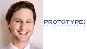 Julian Cohen's Instagram, Twitter & Facebook