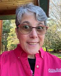 Lori Keefer's Instagram, Twitter & Facebook