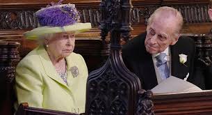 Картинки по запросу Елизавета 2 на свадьбе гарри