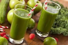 Un Jus Vert Aux Courgettes Vitaality Jus De Fruits Frais Maison Jus De Legumes Frais Jus Crus Extracteur De Jus Ju Recette Jus Jus Vert Recette Jus Vert