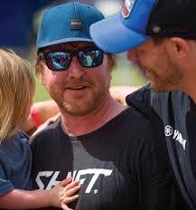 Micky Dymond's Instagram, Twitter & Facebook