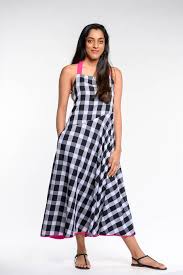 A video about how to make custom graphic black and white curtains with heat transfer and without paint or sewing. Checkered Black And White Dress Amar Kosa