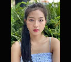 Mỹ nhân thay thế trong "Hương vị tình thân” không mặc hở vẫn đẹp như mơ