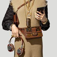 Choose from online personalized gifts, cakes, flowers, purses, gift hampers, greeting cards, ladies' perfumes, goggles etc. Best Tech Gifts For Women 2021 Cool Gadget Gift Ideas For Her