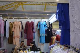 Informa furnishings, pt home center indonesia. Baju Kurung Wikipedia Bahasa Melayu Ensiklopedia Bebas