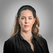 Sarah Stanton's Instagram, Twitter & Facebook