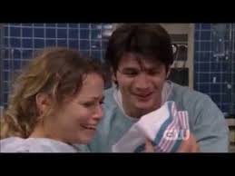 Saison 1 nathan intègre le lycée de tree hill où il devient rapidement la star de léquipe de basket, les, il sort également avec une pompom girls. Nathan Scott Et Haley James Saison 4 Youtube