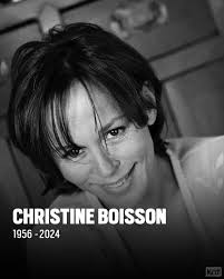 ⚫ 𝗗𝗜𝗦𝗣𝗔𝗥𝗜𝗧𝗜𝗢𝗡 Christine Boisson est morte à 68 ans, ce lundi 21  octobre à Paris. L'actrice avait débuté au cinéma dans « Emmanuelle » et  joué sous la direction des plus grands