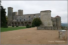 Le Chateau De Ravel E Chateau De Ravel Est Situe Dans La Commune De Ravel Dans Le Departement Du Puy De Dome En Auv Paysage Auvergne Auvergne Auvergne France