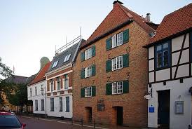 Selleks, et paremini vaadata asukohta eckernförder bank eg volksbank raiffeisenbank, pöörake tähelepanu lähedal asuvatele tänavatel: Langebruckstrasse In 24340 Eckernforde Schleswig Holstein
