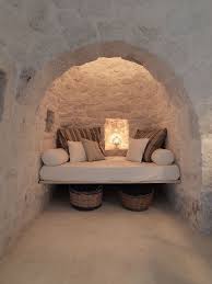 Trulli Di Charme In Uliveto Secolare A 20 Minuti Dal Mare Di Ostuni Ostuni In 2020 Rustic House Cob House House Design