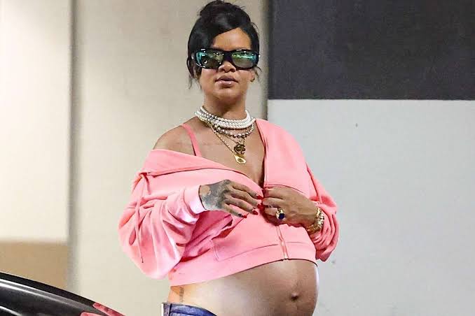 Rihanna Pregnant