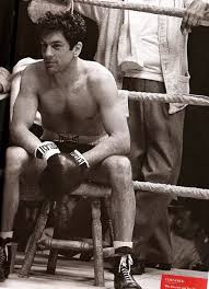 Martin scorsese's raging bull, in which robert de niro stars as boxer jake la motta, is probably the most unromanticized movie biography ever produced by there is a slight amount of color footage used, which is apparently supposed to represent home movies involving la motta and his family. Robert De Niro Raging Bull Movie Stars Robert De Niro Hollywood Actor