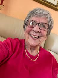 We are quadruplets, today we are 78 years old, and we are waiting for your  congratulations🥰🥰