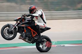 Ktm 1290 super duke r. Review World Launch 2020 Ktm 1290 Super Duke R Bike Review