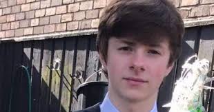 Quick-thinking teenager saves man's life with CPR he learnt in school