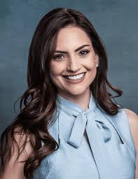 Rebosa la copa de Michelle Galván: celebra su embarazo y que su mamá se  graduó como abogada a los 50 años