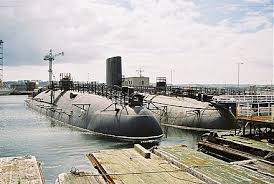 70 selbstaufblasbare rettungsinseln wurden zu wasser gelassen. Hms Conqueror S48 Wikiwand