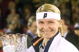 The wta announced novotna's death on monday. Jana Novotna Wimbledon Champion Tennis Player Dies At 49