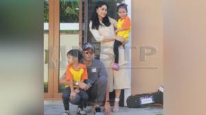 Sehingga 26 november 2017 ini, siapakah yang mempunyai paling ramai pengikut di laman instagram? Bukan Alasan Untuk Membenci