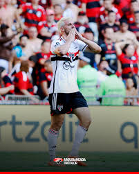 A MAIOR LEMBRANÇA DE UM FLAMENGO X SÃO PAULO NO MARACANÃ 🔴⚪⚫