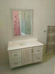 Al Hamzeh Group مغاسل رخام معلقة و توب على خزائن خشب Facebook