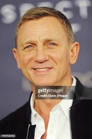 100 Photos & High Res Pictures