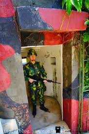 博士生 ― bóshìshēng ― doctoral candidate. é'é çå¶¼ åå£«å ¡ å°é·ä¸»é¡é¤¨ éµæ¼¢å ¡ è¼æè¡