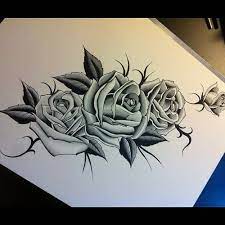 Las piernas es una de las partes del cuerpo más versátil a la hora de tatuar, debido a que tatuaje sensual y delicado de rosas para mujer un tatuaje grande para una superficie grande para comenzar en la panza y seguir en las piernas grande. Tatuajes De Rosa Tribal Disenos De Unas Tatuajes De Galaxias